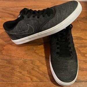 Like new-Mens Nike SB Check Solarsoft Canvas Skateboarding Shoes